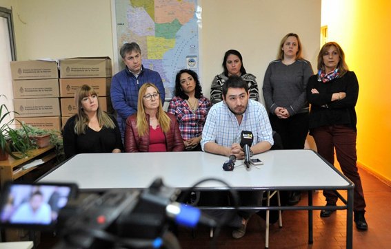 bienalsurrgl's tweet photo. Denunciaron en la Justicia la obstrucción en el ingreso al CPE https://t.co/S6JzqquvKz https://t.co/cDIPb4lAuw