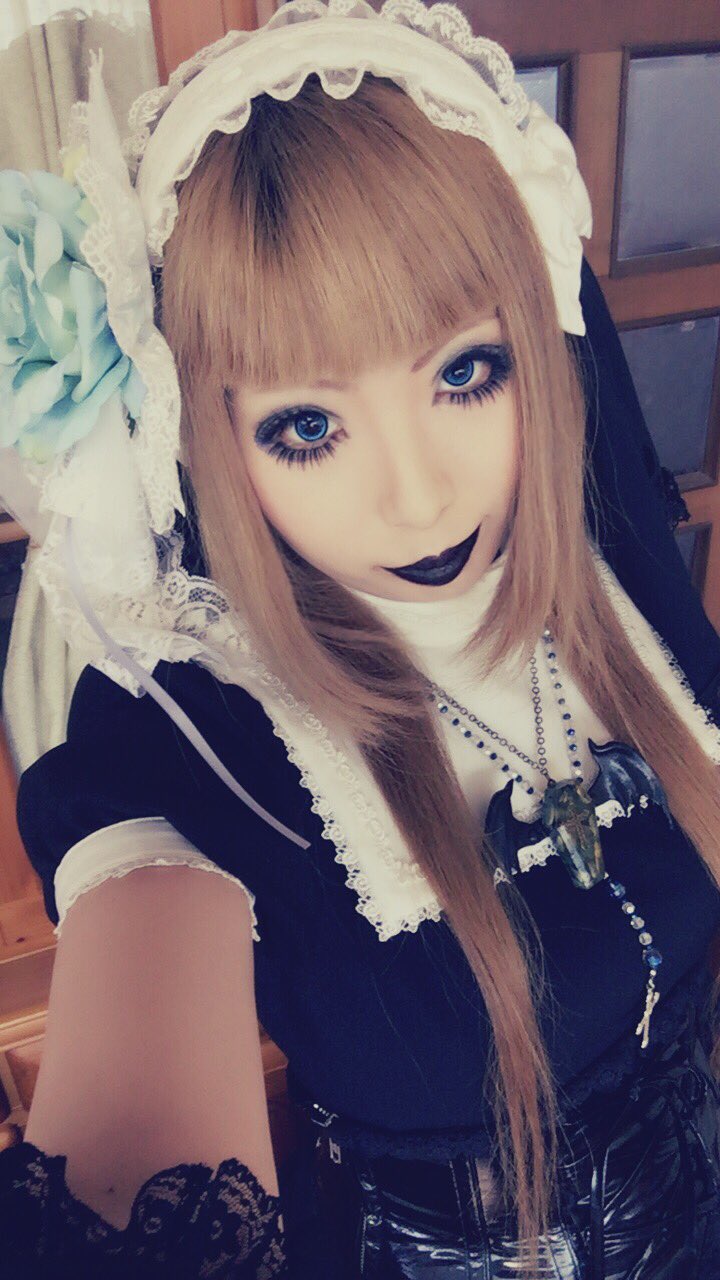 ᴴᴵᴹᴱᴷᴬ Androgynos二日目 今日は修道女コーデ コテコテメイクしんどい でも気合いで乗り切る コサージュ Aed Devi アームコルセット Massagingcapsul アクセサリー Bancyochan Ferryche Com Grimoire A T Co O5sguifabw