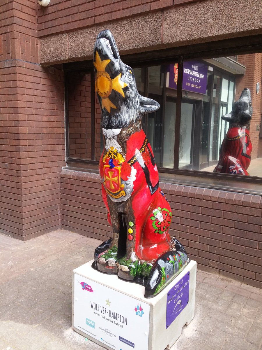 KarenLCollins's tweet image. So there are 30 Wolves statues to see so far have found 9 #Wolvesinwolves