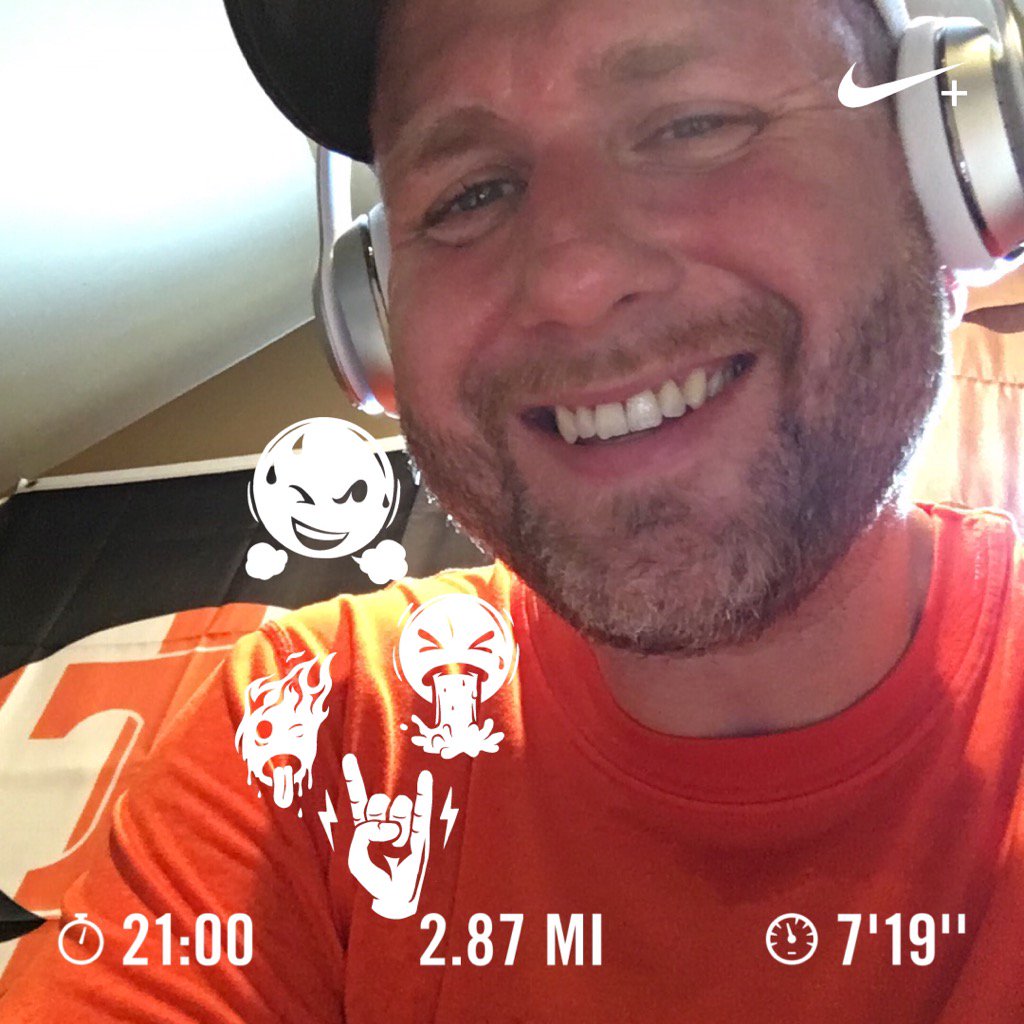 charlie_eblen's tweet photo. Focus, Effort &amp; Dedication! May have almost passed out but I'm close to the 21min 3mile! #relentlessimprovement https://t.co/zHitataqtn