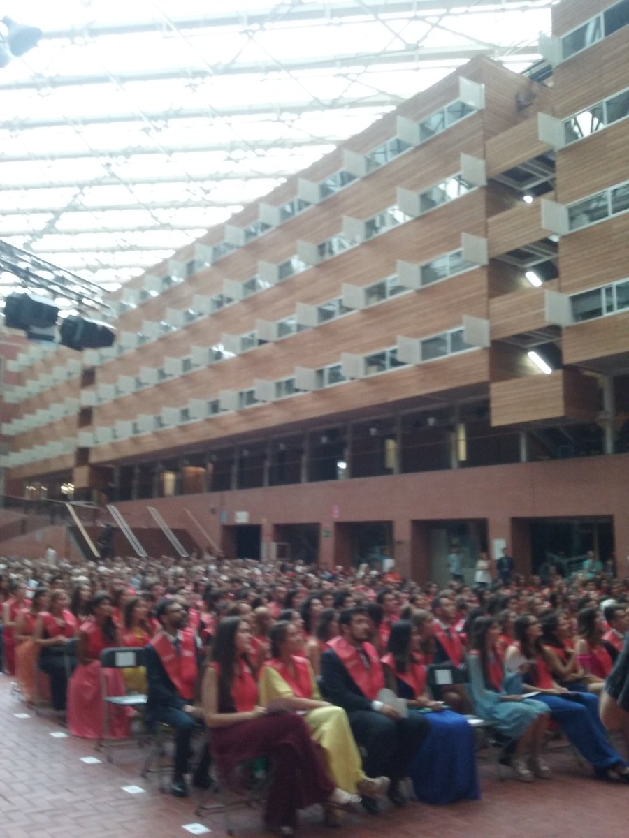 palau_nuria's tweet photo. Felicitats! Ara toca volar molt alt! #GraduacioUPF2017 https://t.co/YeNwvVtuWf
