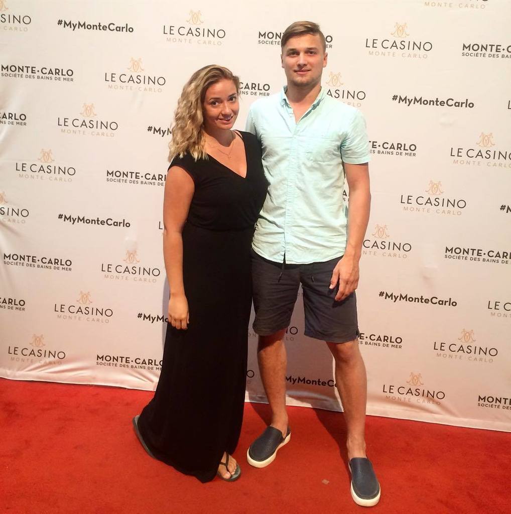 dvomates's tweet photo. Přišli jsme o všechno 😵🙈✌🏼😂 #Monako #casinomontecarlo🎲🎰 #loveya ❤️🍓🍉#nemámenic https://t.co/U3UZo5Kupb