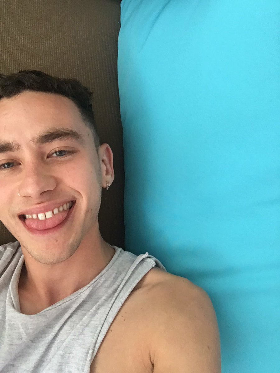 alexander_olly's tweet photo. HAPPY PRIDE LONDON !!!! BE SAFE AND HAVE FUN!! IM QUEER AND I HAVE SEX WITH MEN ITS GREAT !!! HI FROM ROMANIA !!! RAINBOWS!! https://t.co/i9UwNP2wrm