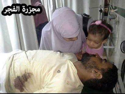dkok4U6zKlmCSrD's tweet photo. #قتلوا_الركع_السجود
طفلة تودع أباها الشهيد شهيد الغدر في مذبحة الساجدين https://t.co/Mzq4je4WxF https://t.co/k31cO3ZxDf