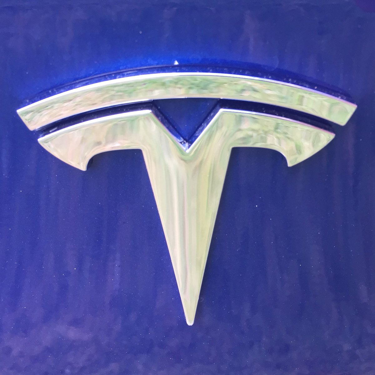 TeamstormUK's tweet image. Needed a more fitting mode of robot and team transport. Charges up to 145Kw. 4.2 sec to 60. #RobotGoals 🙈 #RobotWars Awesome Mr @elonmusk