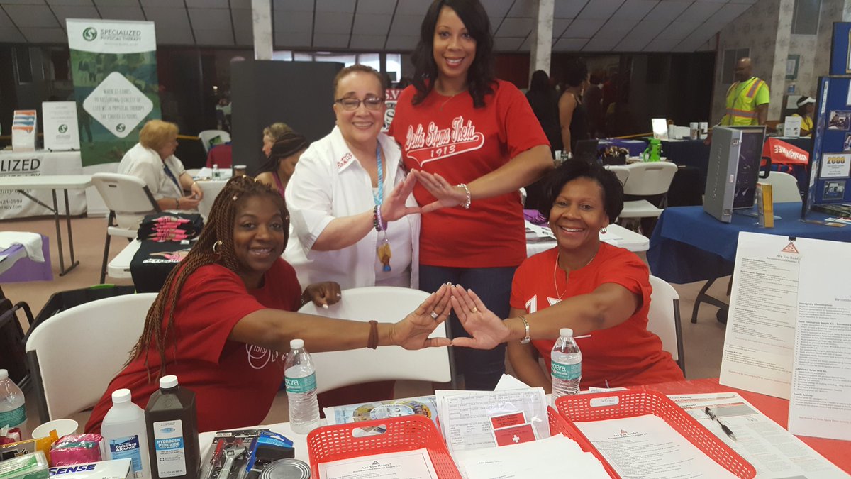 BrownBell_LLC's tweet photo. Our CEO &amp; @dstrvac Sorors representing the Emergency Response Team at Christ Baptist Church Sole/Soul Health Fair in NJ. #TheEastIsDSTReady https://t.co/7lvosn9vvc