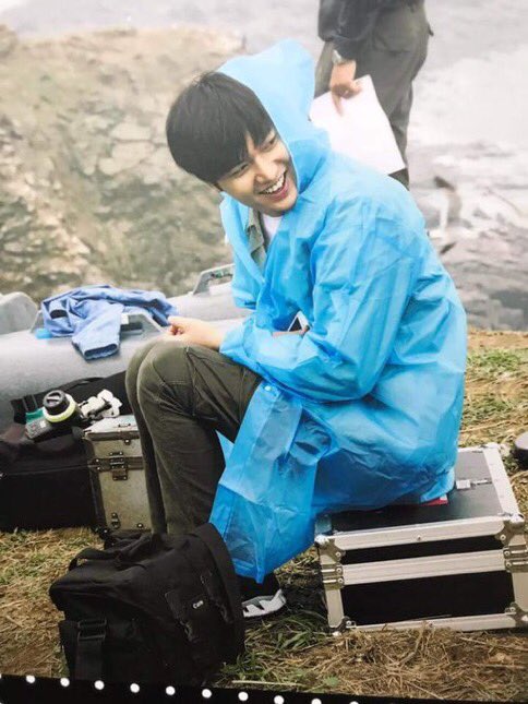 minozDee's tweet photo. DMZ, The Wild Photography Exhibition😍
at MBC Brand Store at Sang-am 
2017.07.08 #LeeMinHo #이민호 https://t.co/wQX13WgmxO