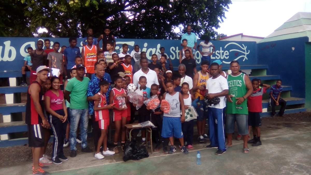 dannynovas's tweet photo. Gracias @MDeportesRD , Carlos Martinez y  Augusto Martinez, ahora esperemos la reparación de nuestra canchayelBoxeo https://t.co/4BCTasaa5V