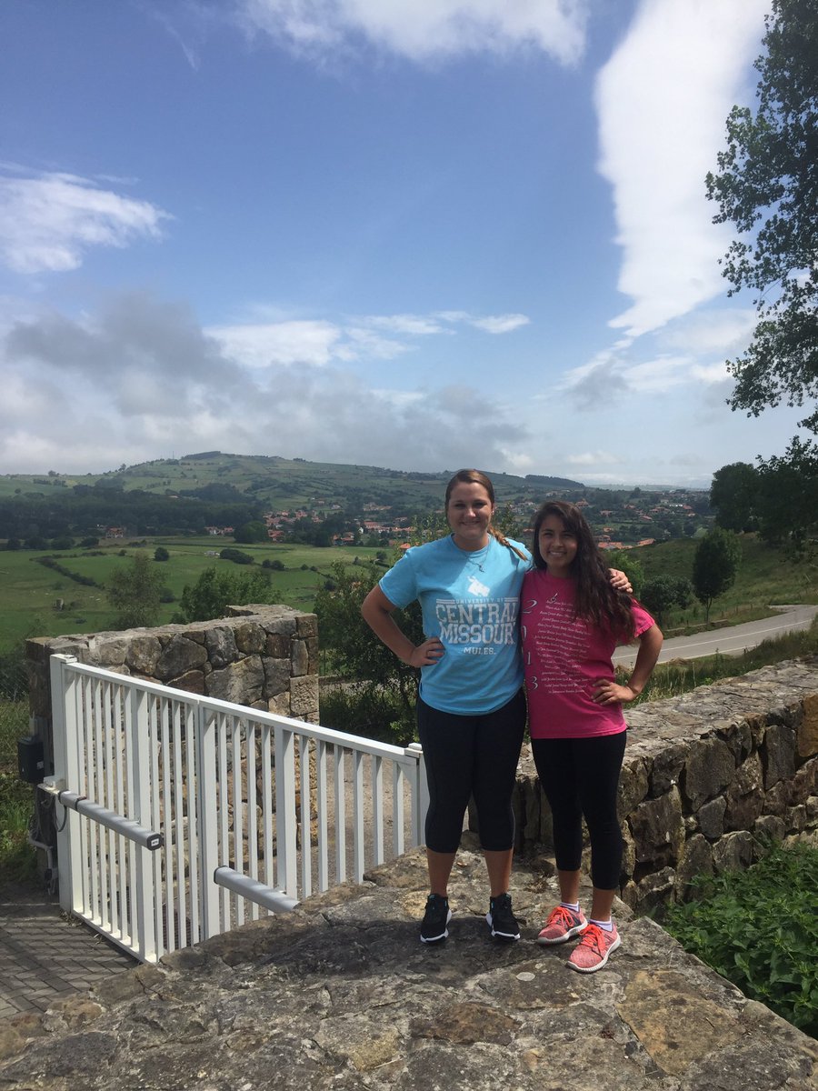 _Smallz_13's tweet photo. @UCentralMO representing UCM in Spain this month! Loving this study abroad opportunity! https://t.co/I3LodiAwjT