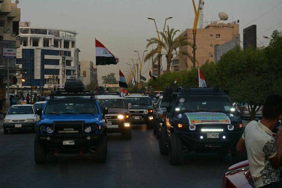 hushamalhashimi's tweet photo. 500 سيارة و 200 دراجة بخارية تجوب بغداد وهي تحمل العلم العراقي احتفالا  بالنصر الكبير .
#وتحررت_الموصل https://t.co/gvWaewkTlC