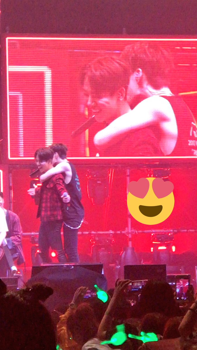 StarSupha's tweet photo. ช็อตนี้ฉันตายอ่ะบอกเลย หัวใจคนขี้ชิปอย่างนี่ กริ๊ดอย่างบ้าคลั่งอ่ะ 😍 #dealo #lodae #BAPPartyBkkboom https://t.co/c1eSzxOB7o