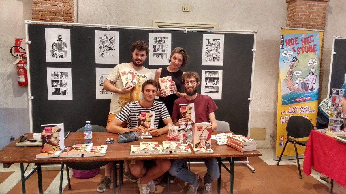 Becco_Giallo's tweet photo. Foto di gruppo per Luca Bagnasco, Tommaso Arzeno, Susanna Mariani e Luca Baino in #dedica a #BURTOMICS Comics &amp; Games ;-) https://t.co/gwssV52XmC