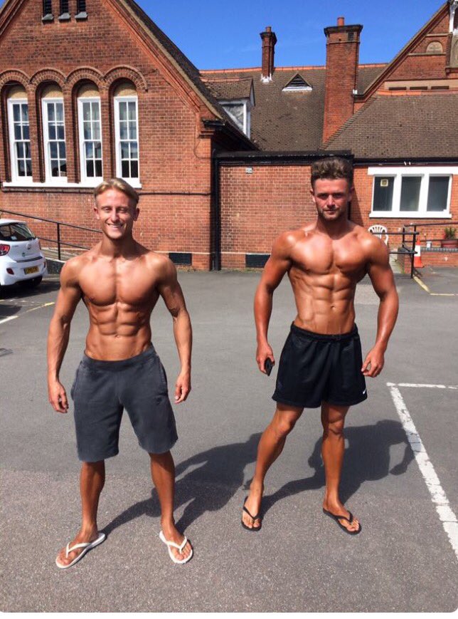 georgehennon12's tweet photo. Yes boys! Serious shape. #lockyourdaughtersup @Zachbonds @smadams96 https://t.co/Ko6Y9TveHc