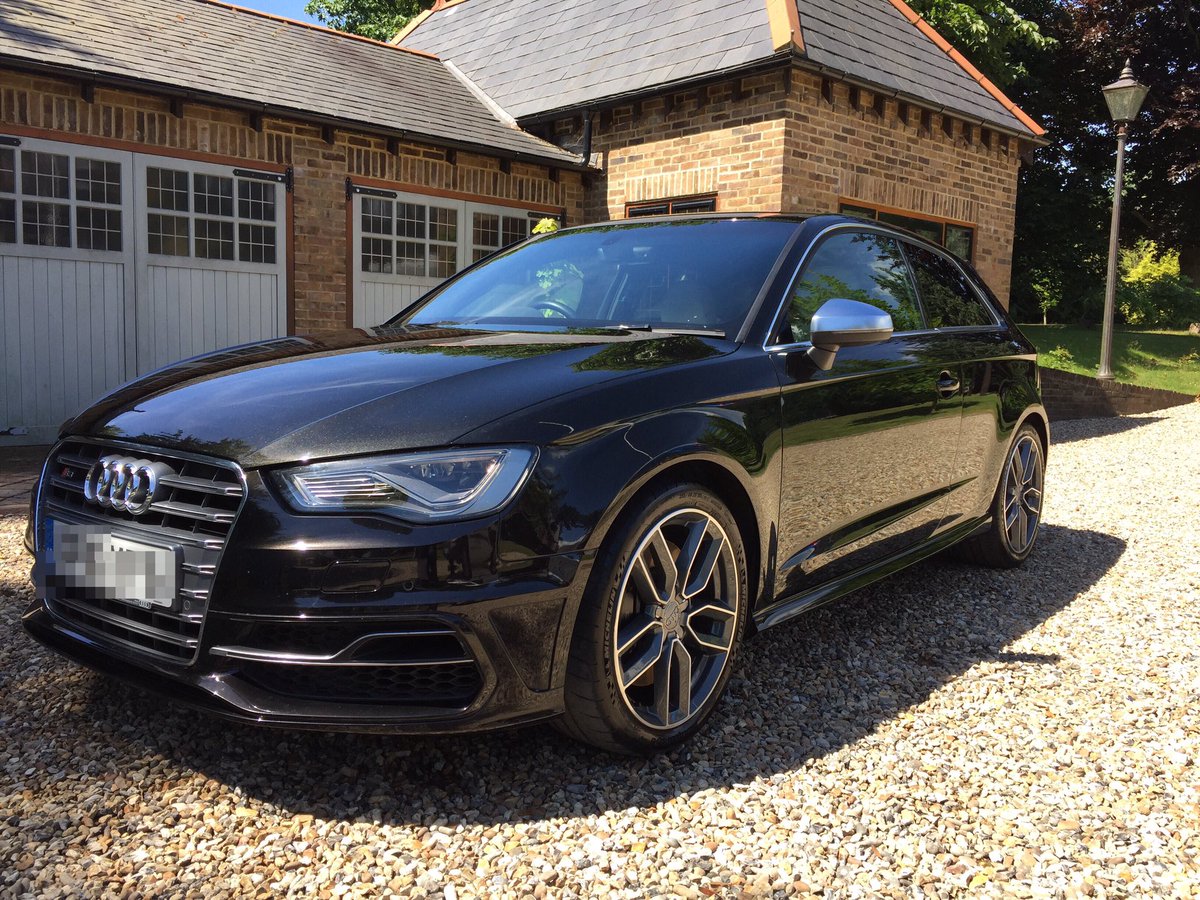 Vseast's tweet photo. Selection of the cars I've been privileged to work on this week. Love my job! #valeting #detailing #valetsoutheast @pvdapproved https://t.co/hj5ghnqWjs