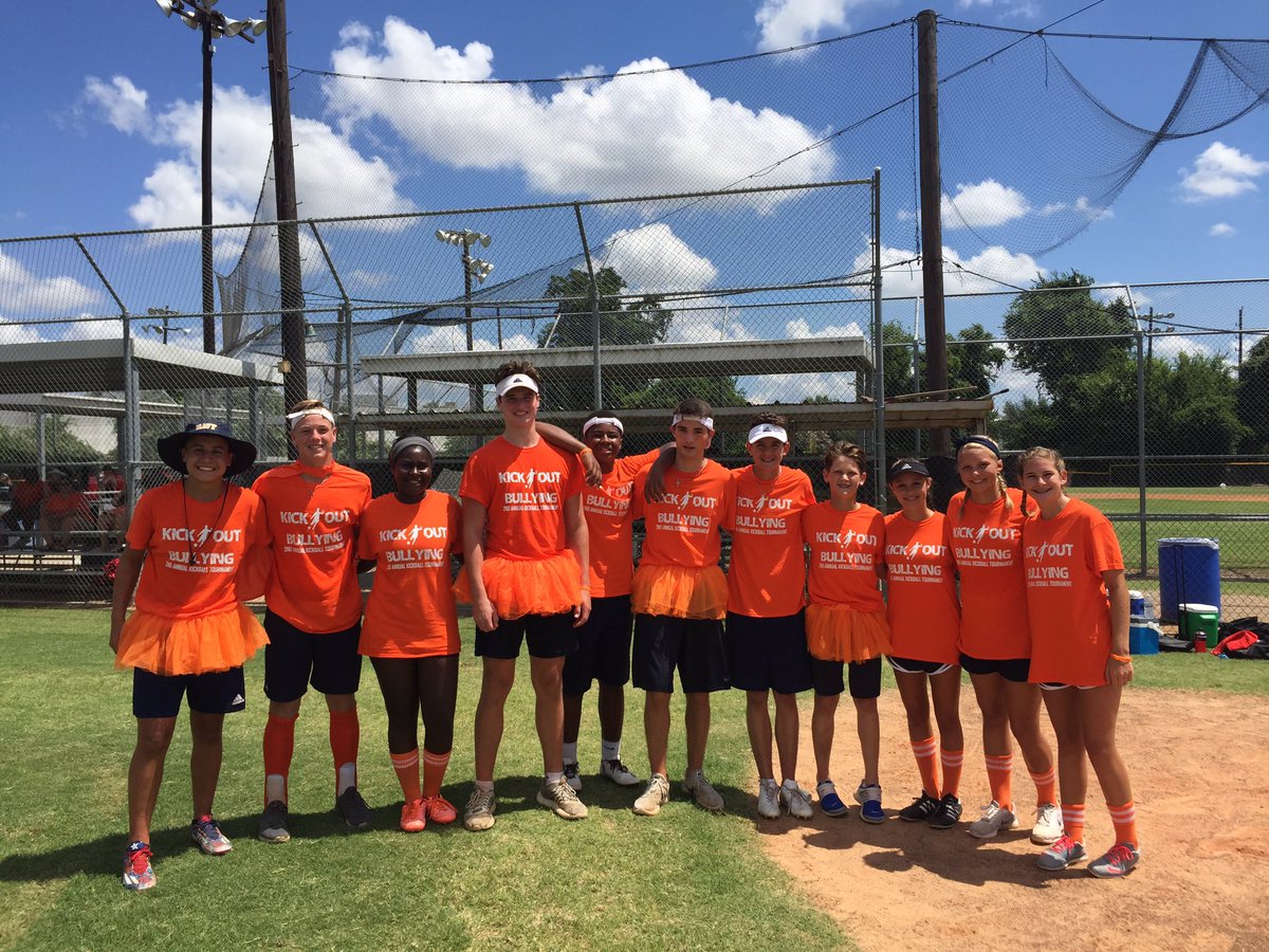 nicole_d_ray's tweet photo. @BridgelandCFISD well represented by students and parents @_StopABullyNow 2nd annual kickball tourney #FirstClass @CyFairISD @ToddRayAgency https://t.co/ftezjW1X2F