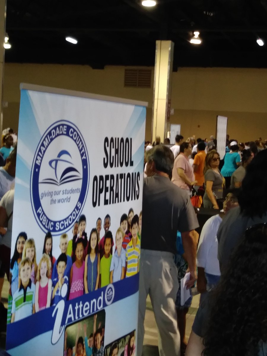 L👀k at the awesome backpacks being given away!! <a href="/MDCPS/">Miami-Dade Schools</a> <a href="/MDCPSCentral/">Central Region</a>