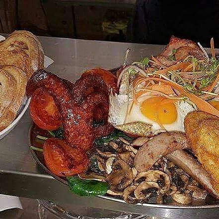 oldbankcaferest's tweet photo. Will we see you for Breaky OR coffee in the morning ? We're open from 8am. ❤❤❤ #breaky #theentrance https://t.co/45v0q9T43Z