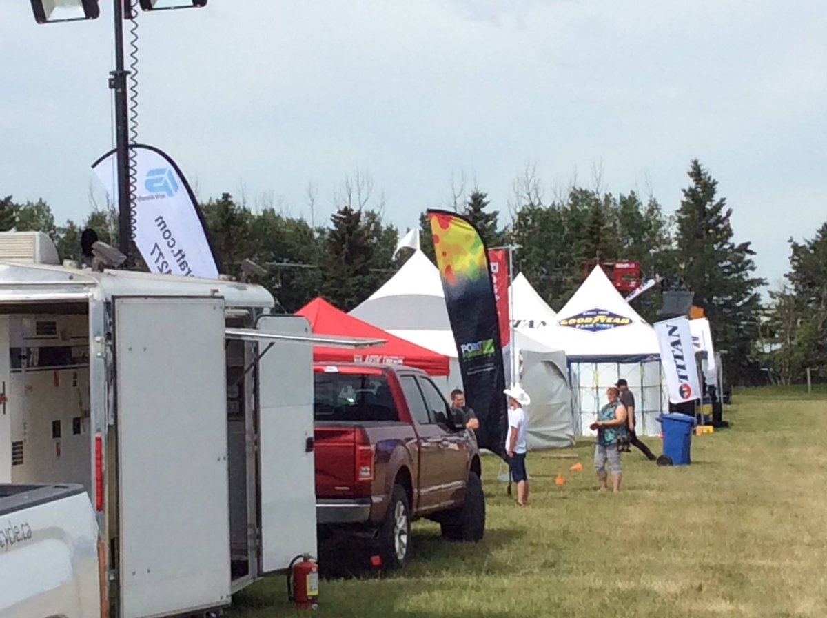 RuralRootsCda's tweet photo. Head on over to @FutureFarmExpo at @oldscollege, it's the last day to check out all of the great exhibits, seminars and demos!! #FFCE17 https://t.co/nzSfM7swRc