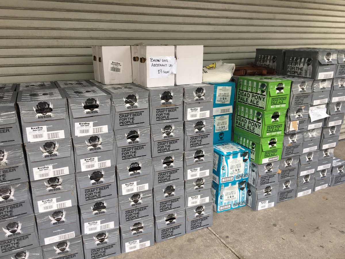 Así o más cerveza? Preparando todo para nuestro primer #FactorySale. Recuerden que hay pintas de cerveza de cortesia en sus compras.