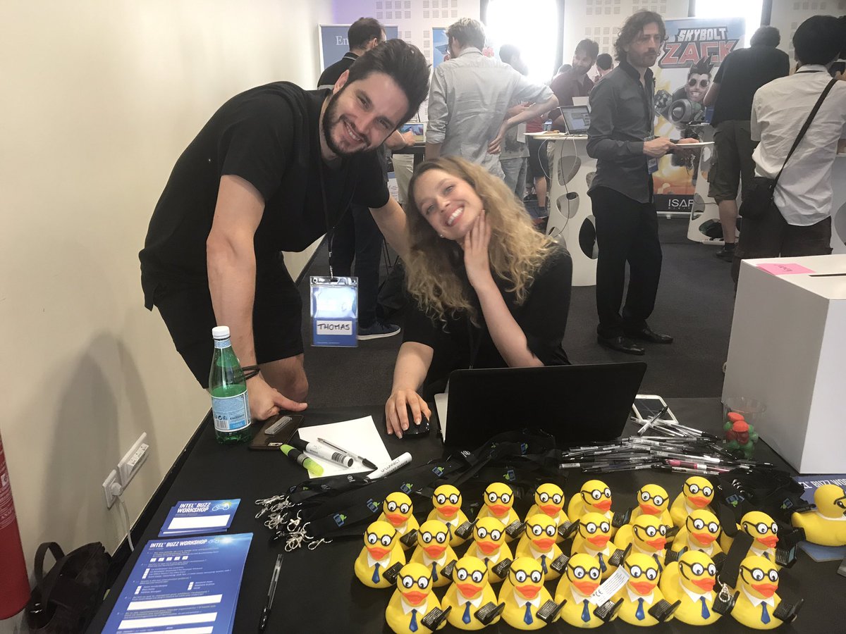 mariahalse's tweet photo. Une bonne équipe pour le #buzzworkshop! https://t.co/TaUUvD3txM