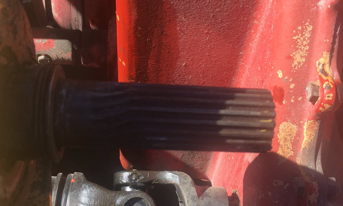 roboMilker's tweet photo. This is why it's important to ensure overload clutches are not seized. #farm365 #bigtorque https://t.co/uiVCN47VqT