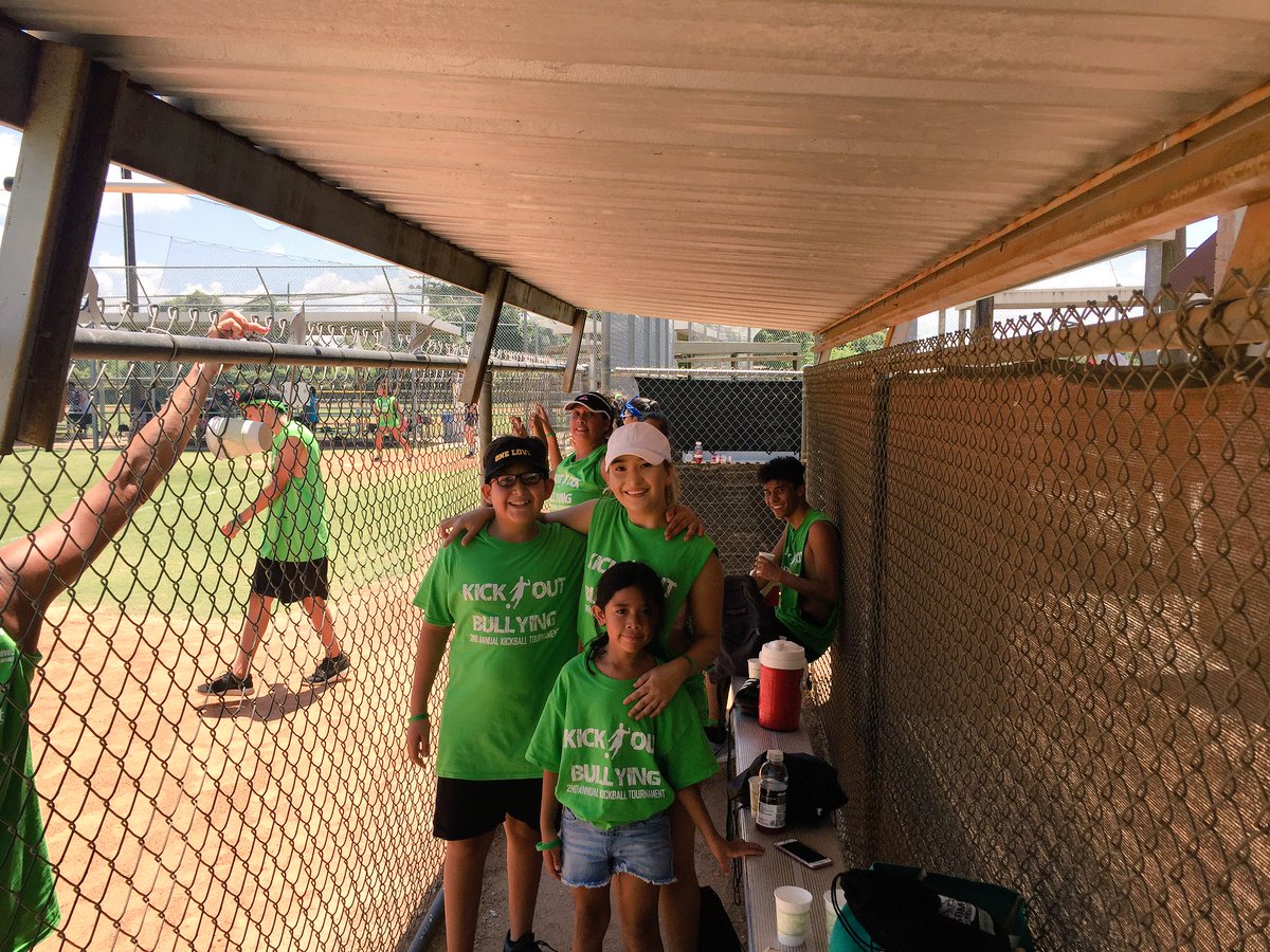 nicole_d_ray's tweet photo. @CFISDCyLakes has 2 teams out today @_StopABullyNow kickball tourney @SterlingStars @CyFairISD #CFISDspirit https://t.co/xvdbr49nXZ