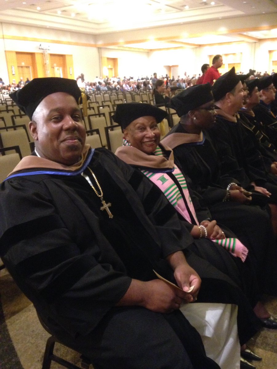 yourwriter1's tweet photo. So many amazing graduates! #NCUGrad2017 https://t.co/a3mmsWMTxQ