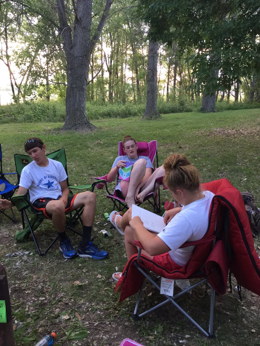 Officers prepared for the new school year and enjoyed some team bonding at Calamus Reservoir!🌊☀️