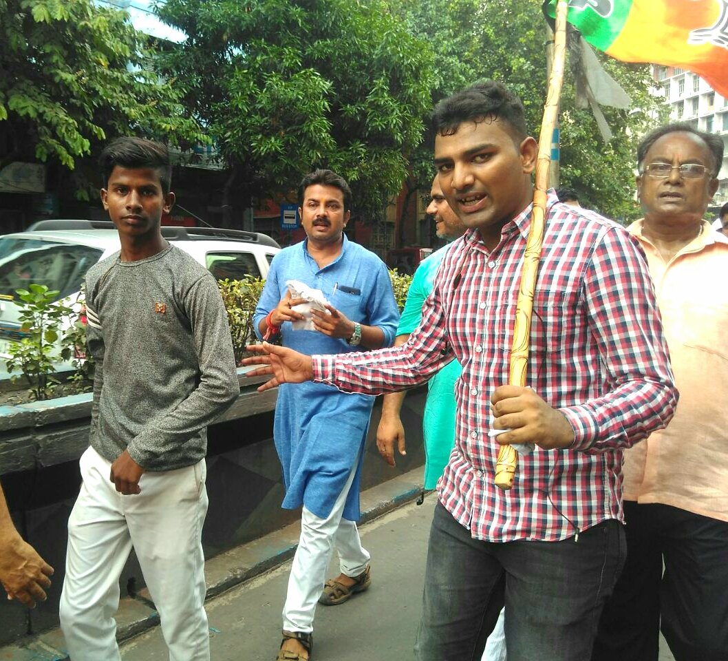 Omwanee's tweet image. Participating in Protest March &amp;amp; Demand of #President_Rule in #West_Bengal Against #Bashirhat Riot ...#Shame_Shame_Mamta