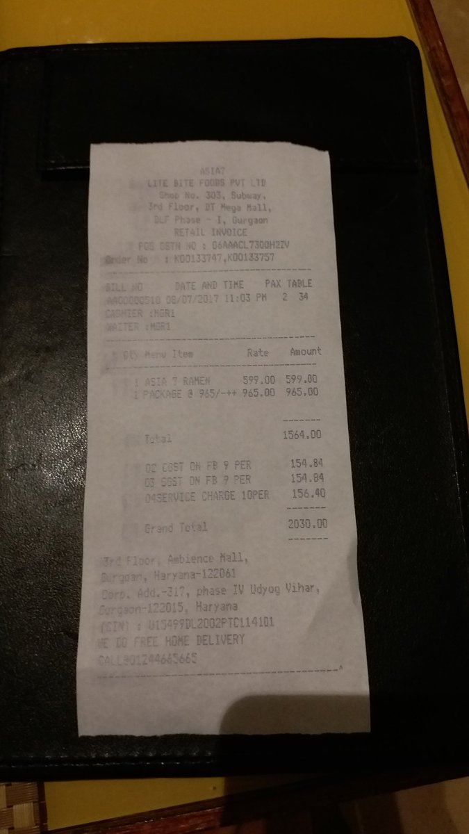 rayarka's tweet photo. @MOFPI_GOI @irvpaswan is it legal to force service charge on customers when they are unwilling to pay? @Asia7Official #ServiceCharge https://t.co/11bbOJfPpK
