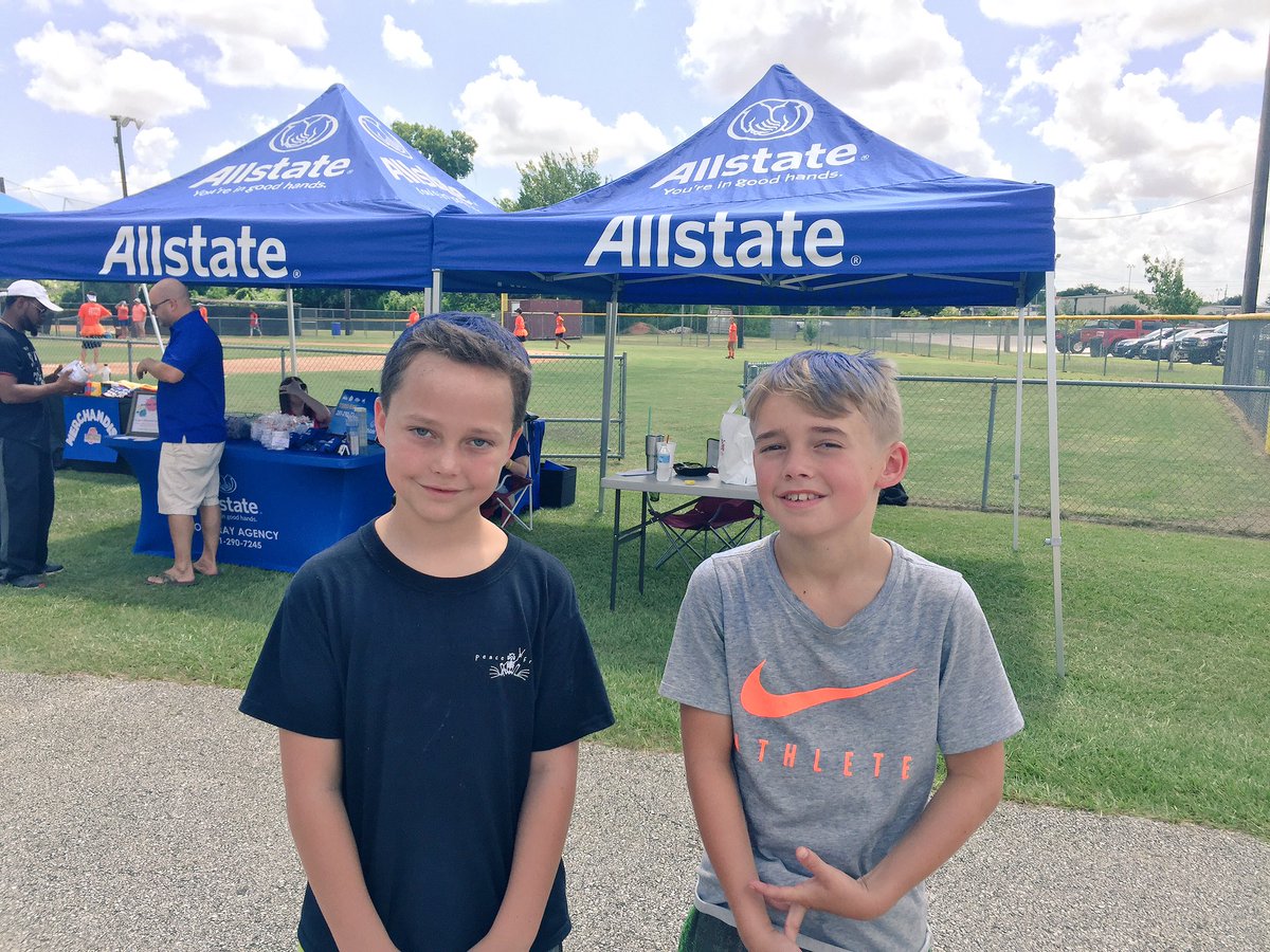 nicole_d_ray's tweet photo. @AragonWildcats students showing that #CFISDspirit as they work to kick bullying @_StopABullyNow kickball tourney @CyFairISD https://t.co/yTHNGZJxxC