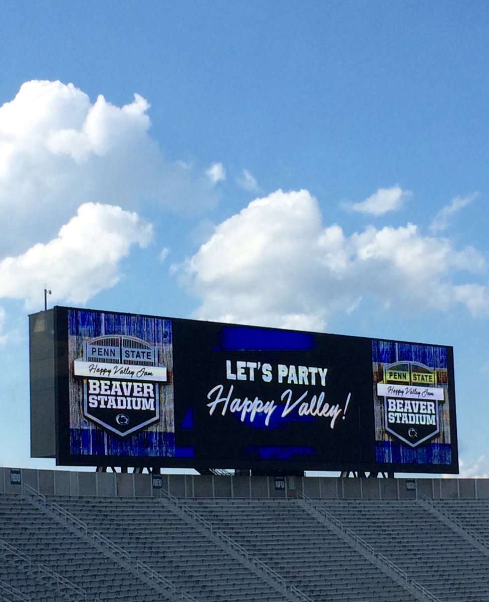 penn_state's tweet photo. Beaver Stadium's FIRST concert: @happyvalleyjam is rocking Happy Valley 🎤💥🎤 https://t.co/85jgAPmJea