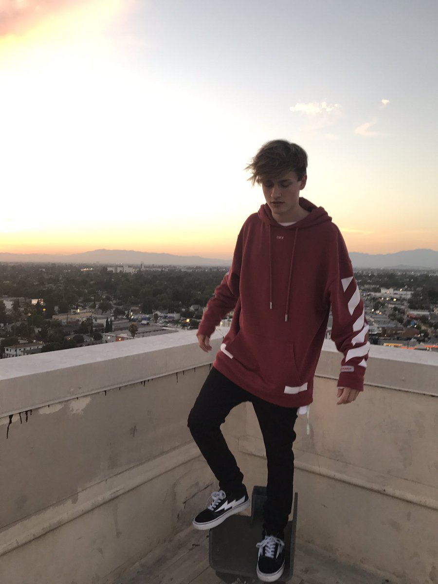 CrawfordCollins's tweet image. ⚡️⚡️