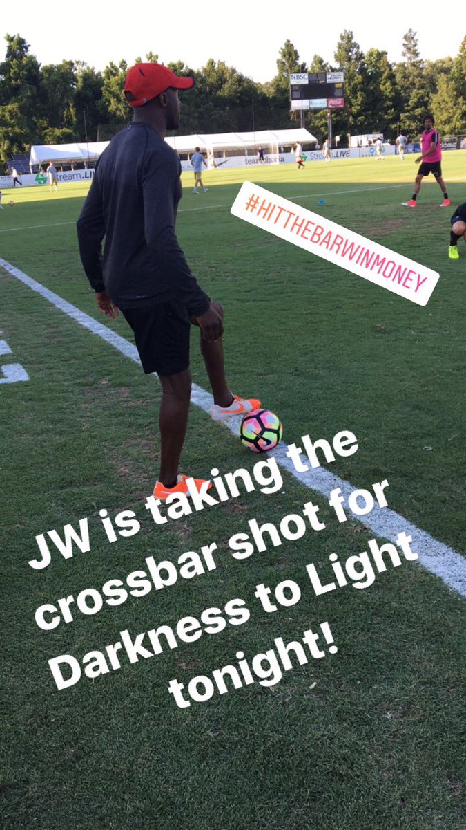Chas_Battery's tweet photo. JW is gonna try to win some 💰 for @Darkness2Light tonight! #crossbarchallenge #CHSvLOU #USL https://t.co/JyrhJ6U9D8
