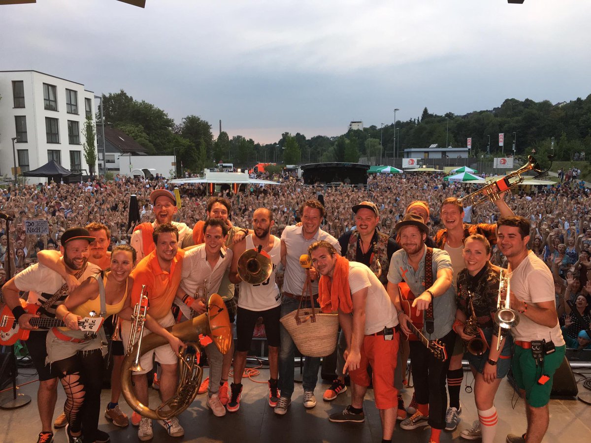 MichaelDreiner's tweet photo. @QuerbeatBrass mega bei #wipp800 - irgendwie #karneval365 https://t.co/gApvXyXw9q