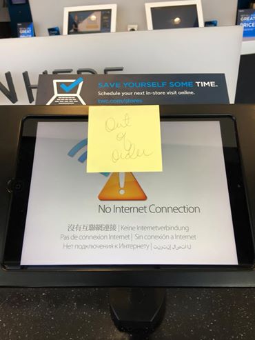 ruthless_kk's tweet photo. Go to cancel my @GetSpectrum service because the internet never works and what do I see at their OWN office? #pathetic #byeSpectrum https://t.co/P0tCBxGuDT
