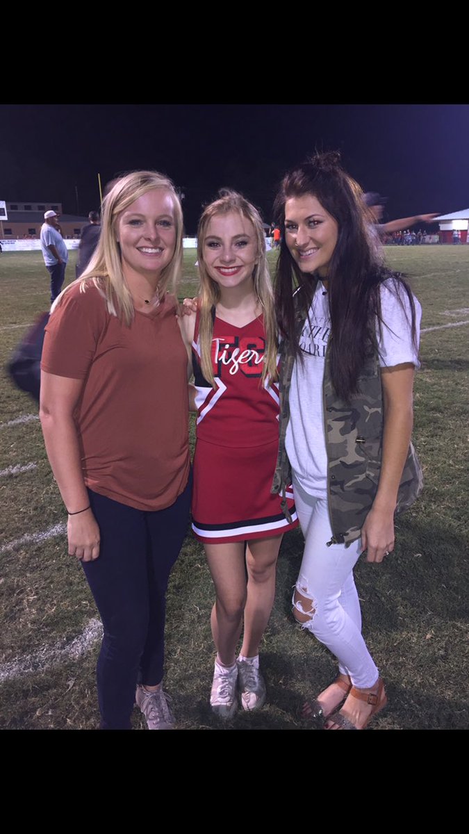 _lexicook_'s tweet photo. HBD to one of my favorite gal pals!!!😍😍 I hope you have the best day & know you are so loved!!♥️ #she23 https://t.co/nLVBRUc0Lc