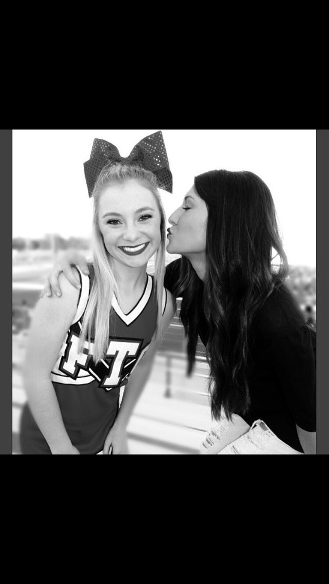 _lexicook_'s tweet photo. HBD to one of my favorite gal pals!!!😍😍 I hope you have the best day & know you are so loved!!♥️ #she23 https://t.co/nLVBRUc0Lc