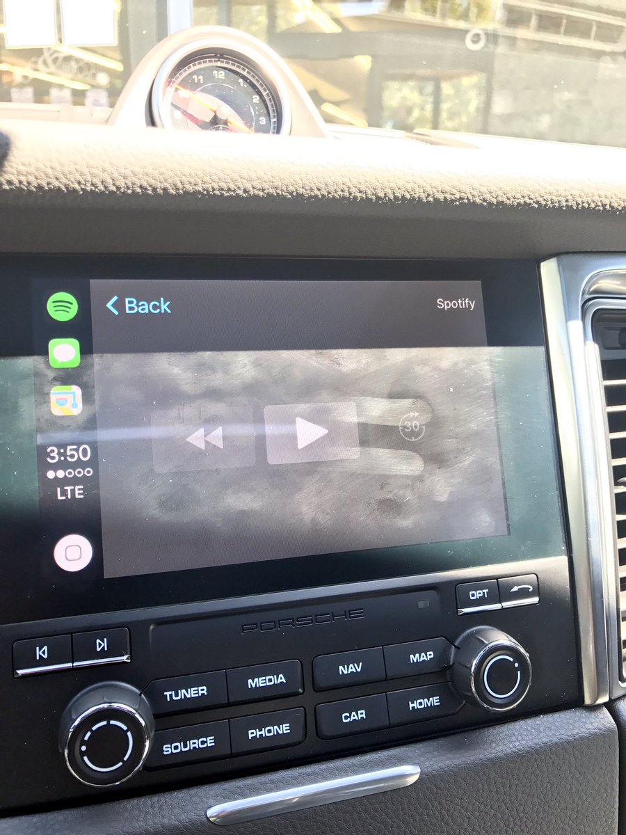 cvilly's tweet image. Apple CarPlay is such a buggy POS - more than 1/2 the time my phone is not recognized or gives me a blank Spotify screen #unplugreplug