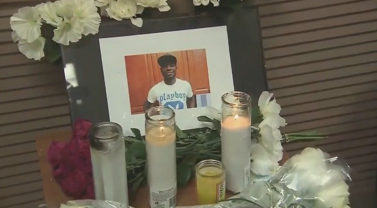 Dean International flight school holds memorial for pilot killed in Everglades crash bit.ly/2tC78Hk https://t.co/8VYlfyJKyL