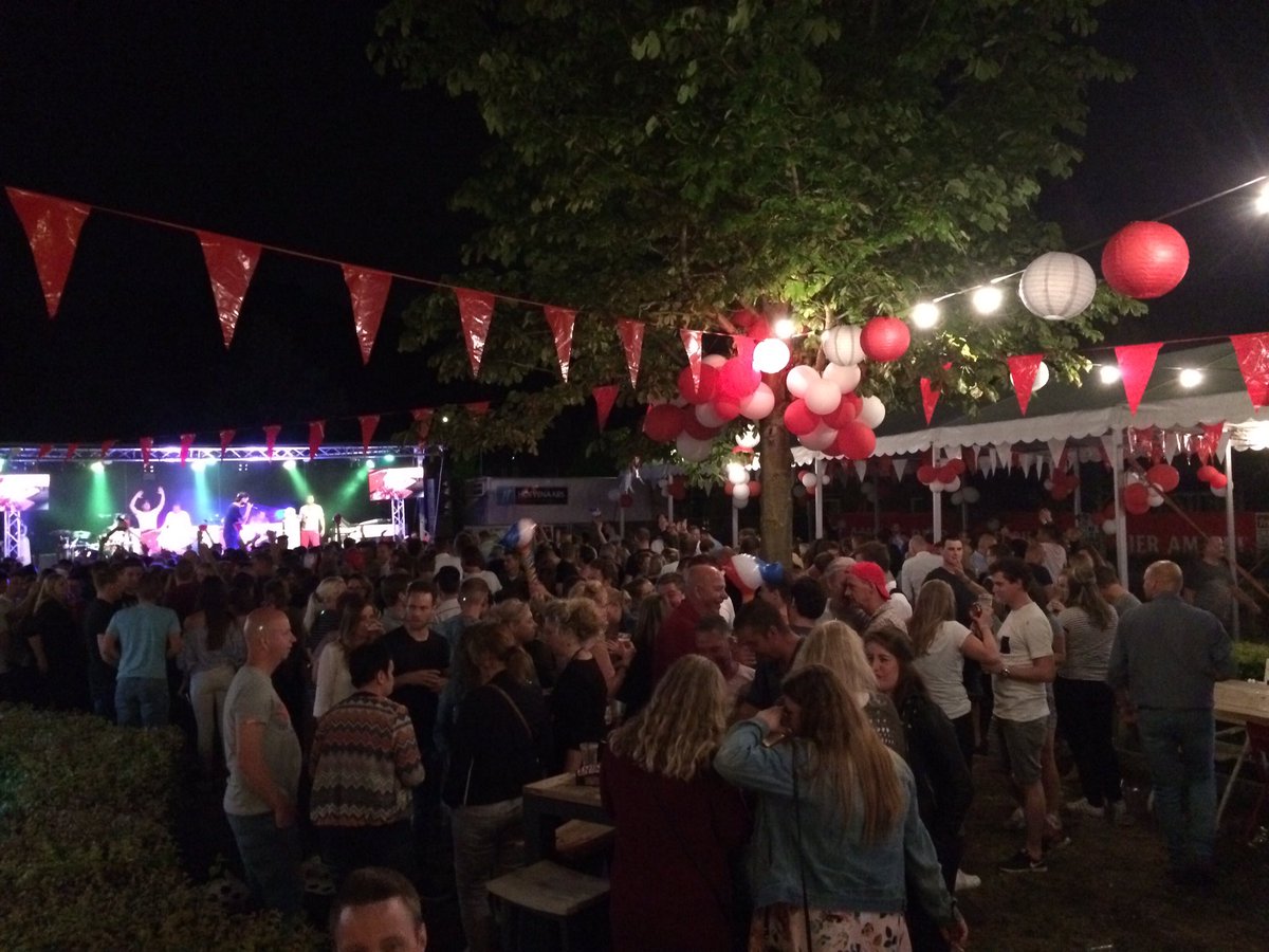 Top jubileumfeest gehad van De Prins in Berlicum! 10jaar geleden met @rabodenbosch de plannen van Stef in mogen vullen! Gefeliciteerd #trots