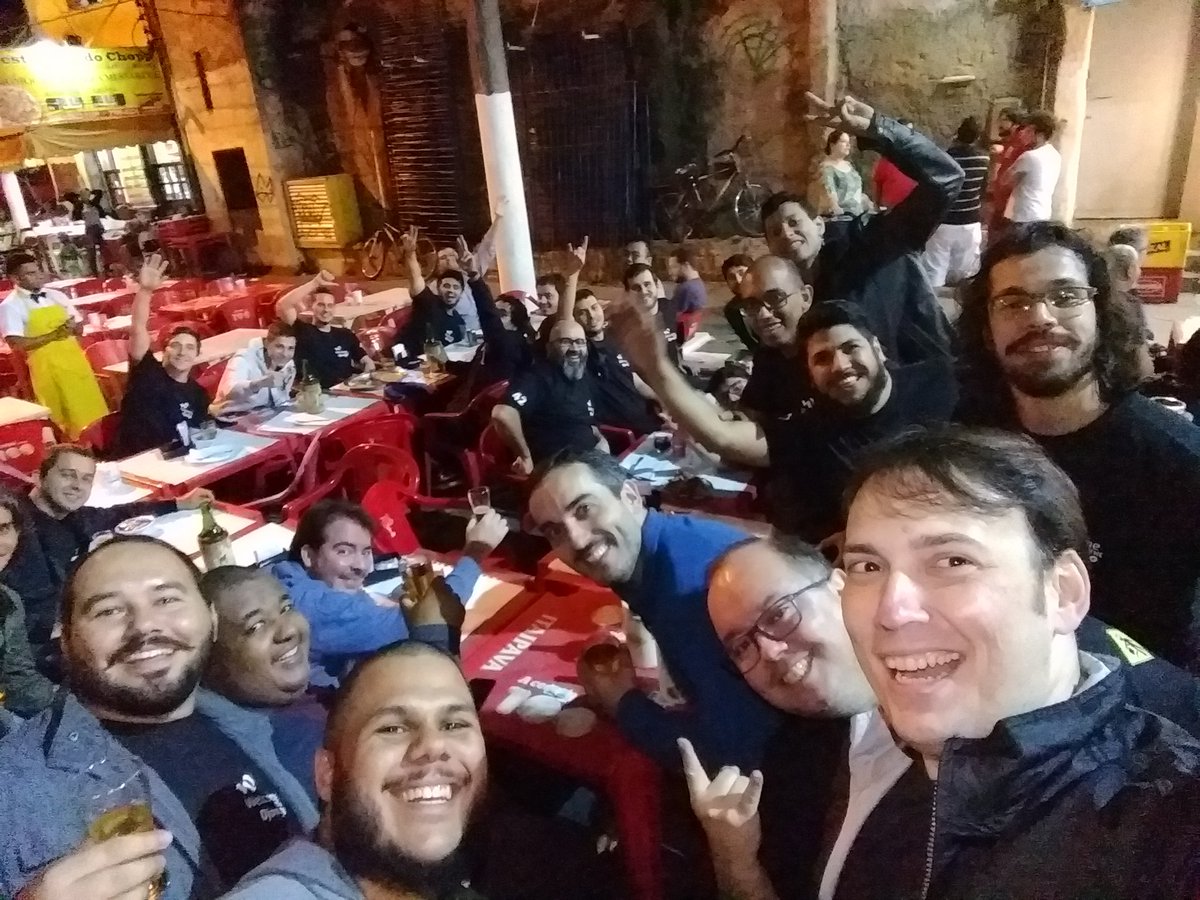 henriquebastos's tweet photo. Depois de um dia inteiro de Autonomize-se, isso sim o #horaextra! https://t.co/kIvt2mAmLA