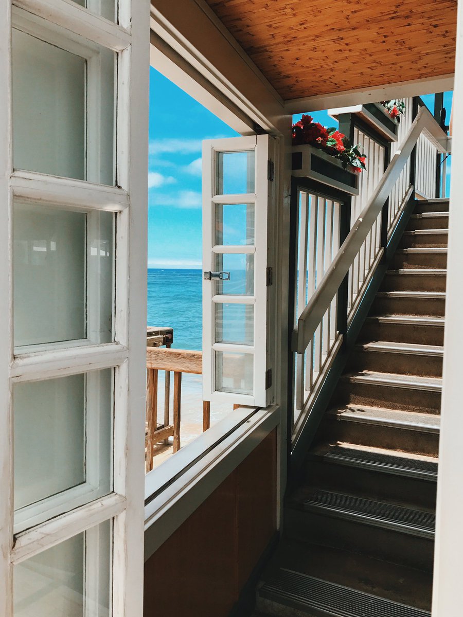 MUJYBELA's tweet photo. This view though 💙 https://t.co/AKQW1vL5hD