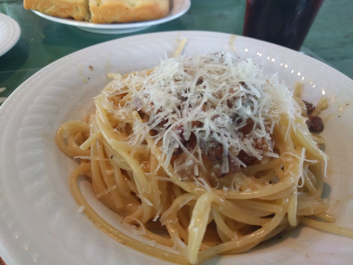 le_canuck's tweet photo. Feasting on spaghetti carbonara up at the cottage using the great @BingingWBabish recipe https://t.co/6hO8vLEpTS