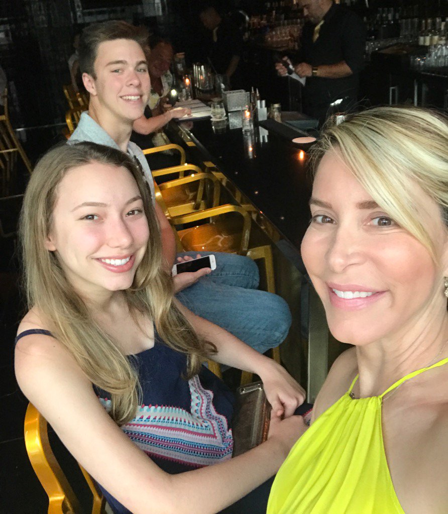 lmartinez7's tweet photo. Saturday night.
@SLSHotels #Bazaar #brickell #mydates https://t.co/lqSxtddTqw