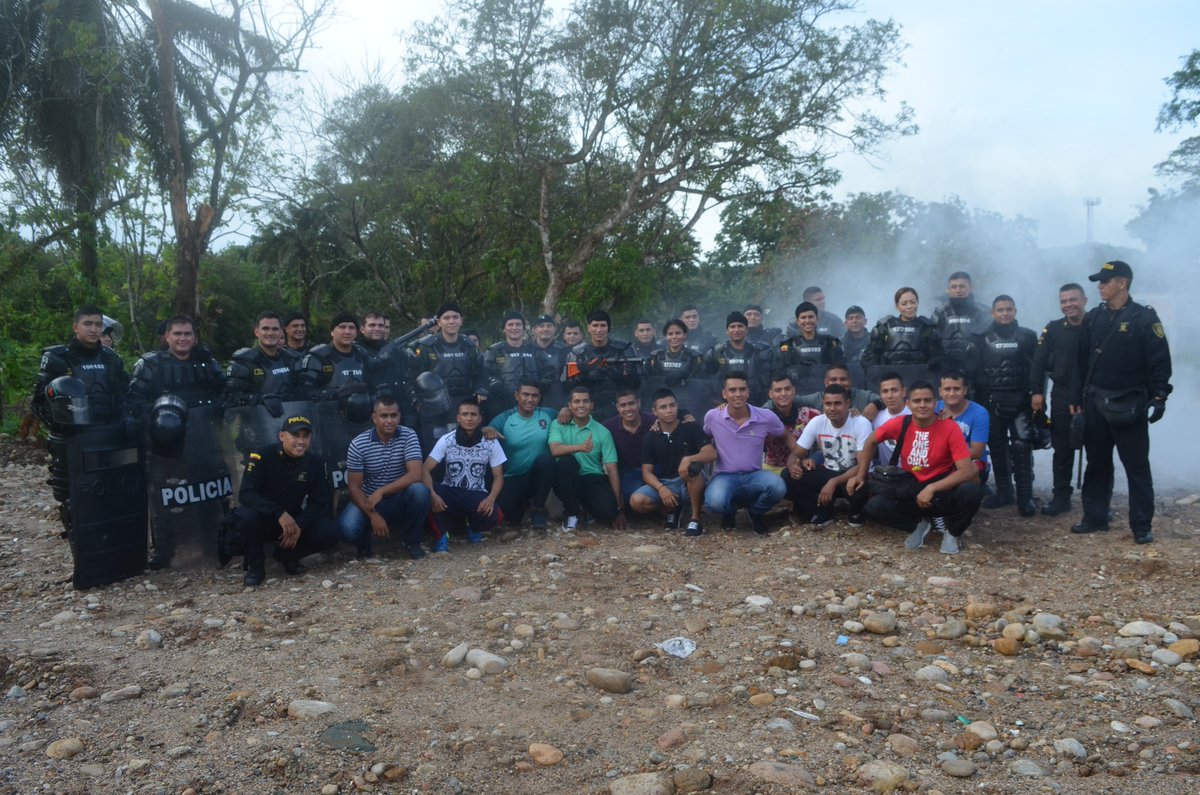 PoliciaCaqueta tweet picture