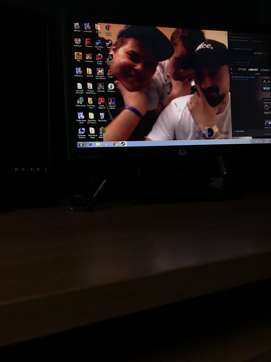 WyattShaffer78's tweet photo. @Tewtiys @JeromeASF @KyleBauske When you got nothing to do. #stayGuav #Guav https://t.co/sNBJWsqUM6