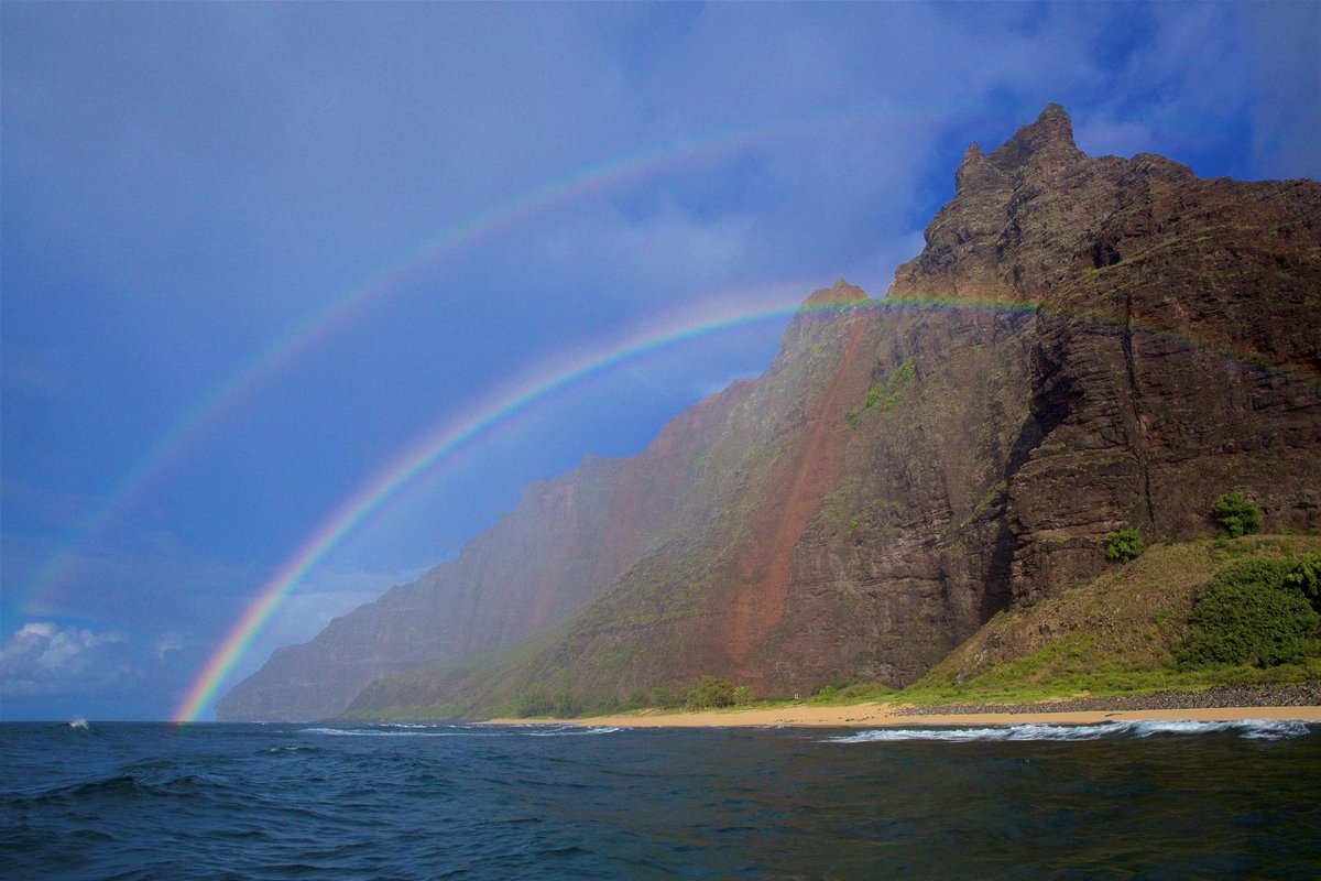 HawaiianAir's tweet photo. Two is better than one 🌈🌈 . Photo by @redefinedhawaii https://t.co/SkqhUgb5HT