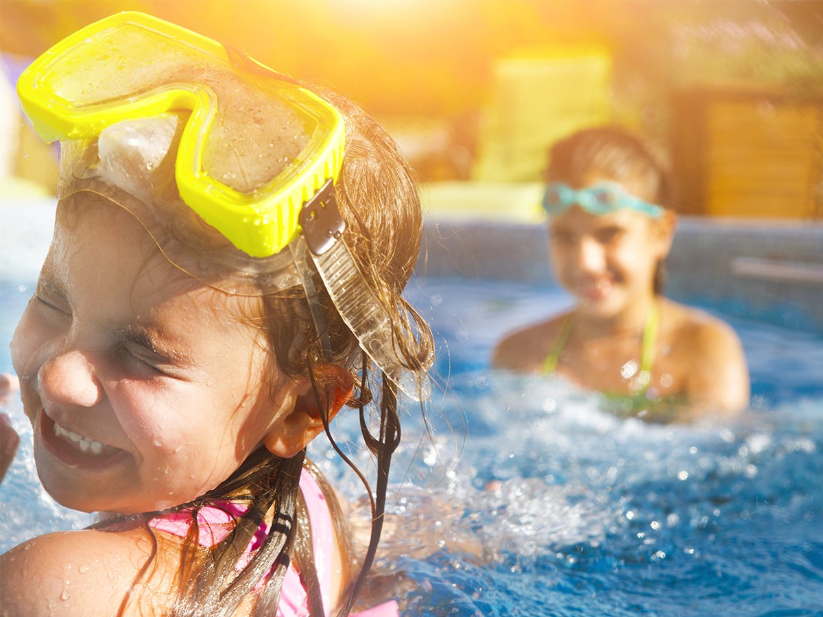 RainbowCCC's tweet photo. Are your kids begging to go to the pool? Before you say yes, make sure you know these top 5 swimming safety tips. https://t.co/CSSvCQG1Zg https://t.co/i8rsA6gxot