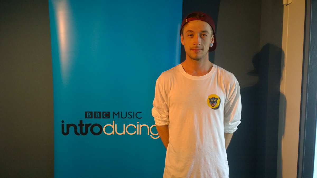 BBCIntroCambs's tweet photo. #OnNow #GettingToKnowYou this week with local lad Tom from @BlindingHQ #BBCIntroducing #Cambridgeshire #TuneIn https://t.co/gpAv1lLoUH